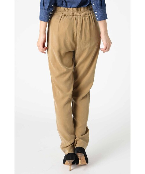 La TOTALITE（ラトータリテ）の「SHADES OF GRAY バックギャザーパンツ（パンツ・レディース・キャメル・フリー）」の4枚目の写真