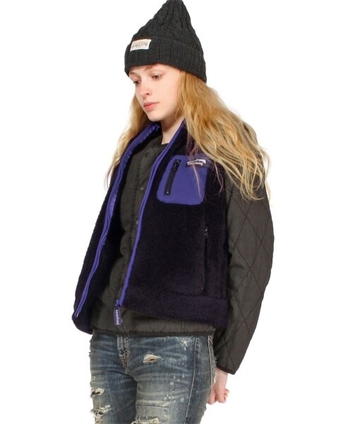 min@RNA(ミンアットアールエヌエー)の「WフェイスボアZipUpパーカーベスト(トップス・レディース・ブラック/オフホワイト/ベージュ/ネイビー・M)」の5枚目の写真