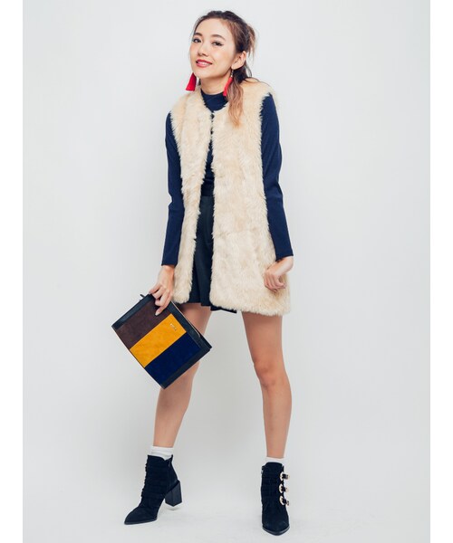 EVRIS（エヴリス）の「カラースウェードクラッチBAG（バッグ・レディース・イエロー/パープル・F）」の4枚目の写真