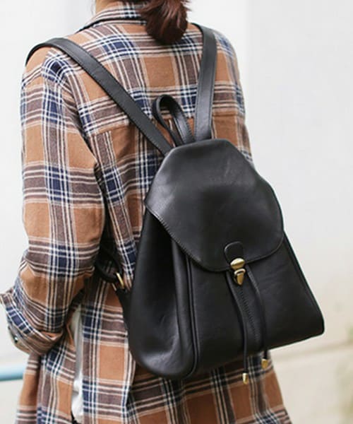 DHOLIC（ディーホリック）の「フェイクレザーミニリュック（バックパック/リュック・レディース・アイボリー/グレー/ブラック/ベージュ・ONE）」の2枚目の写真