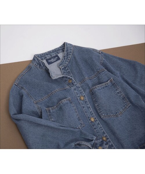 QUEEN SHOP（クイーンショップ）の「復古率性風格使用牛仔布料所製成不敗牛仔外套 能讓妳搭出與眾不同的風味立領的造型 想嘗試帥氣中性的妳絕不能錯過多功能真口袋設計 出門收納更方便（ジャケット/アウター・レディース・F・F）」の8枚目の写真