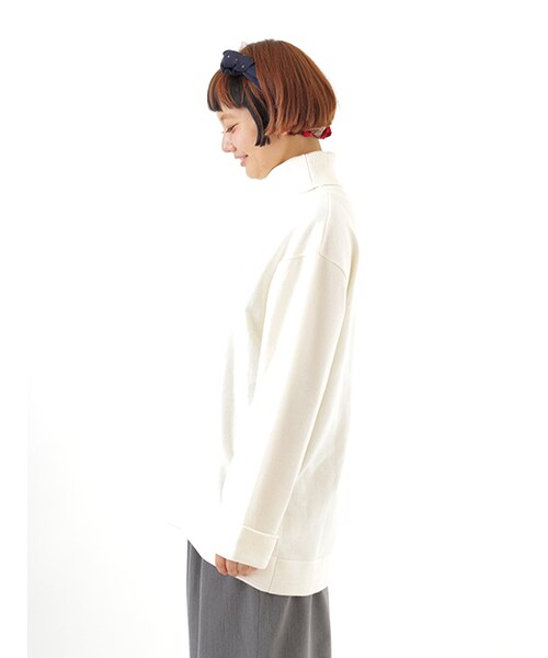 w closet(ダブルクローゼット)の「天竺編みタートルニット(トップス・レディース・オフホワイト/キャメル/カーキ/ブラック・FREE)」の6枚目の写真