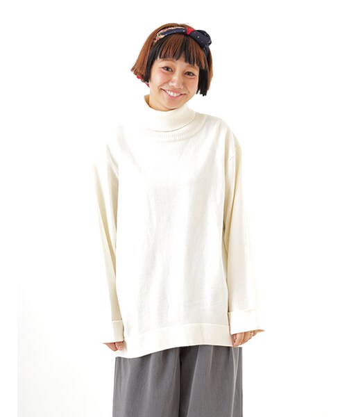 w closet(ダブルクローゼット)の「天竺編みタートルニット(トップス・レディース・オフホワイト/キャメル/カーキ/ブラック・FREE)」の5枚目の写真