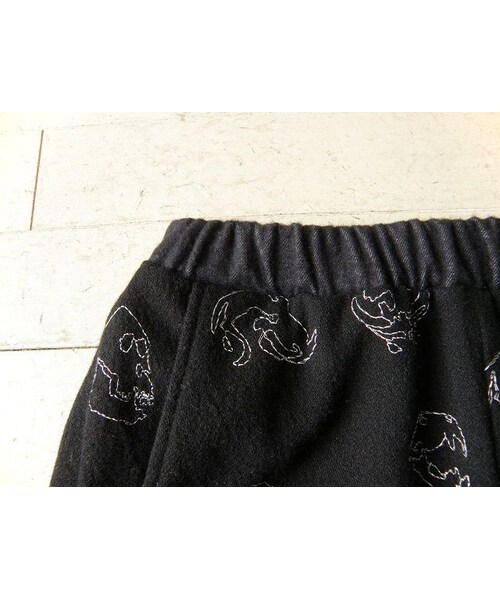 STOF（ストフ）の「stof ボーン刺繍サルエルパンツ（その他