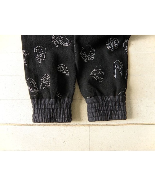 STOF（ストフ）の「stof ボーン刺繍サルエルパンツ（その他
