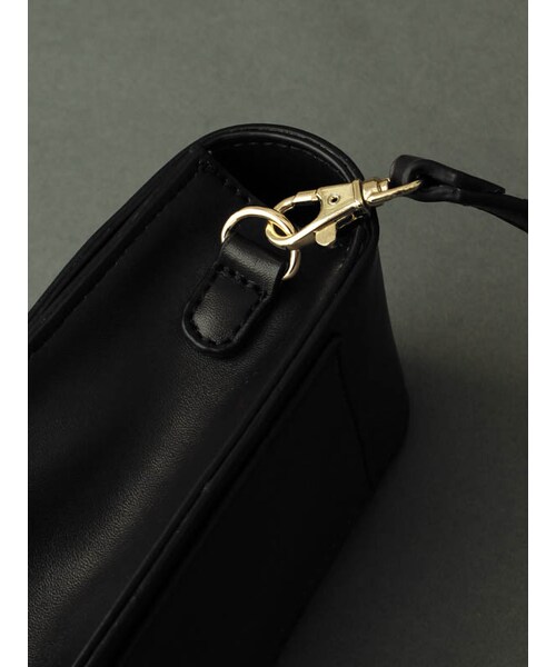 31 Sons de mode（トランテアン　ソン　ドゥ　モード）の「チェインショルダーミニポシェット（バッグ・レディース・レッド/ブラック/ベージュ・フリー）」の9枚目の写真