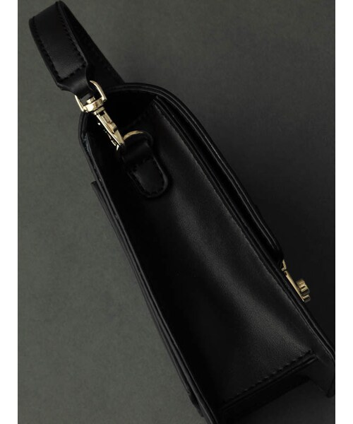 31 Sons de mode（トランテアン　ソン　ドゥ　モード）の「チェインショルダーミニポシェット（バッグ・レディース・レッド/ブラック/ベージュ・フリー）」の11枚目の写真