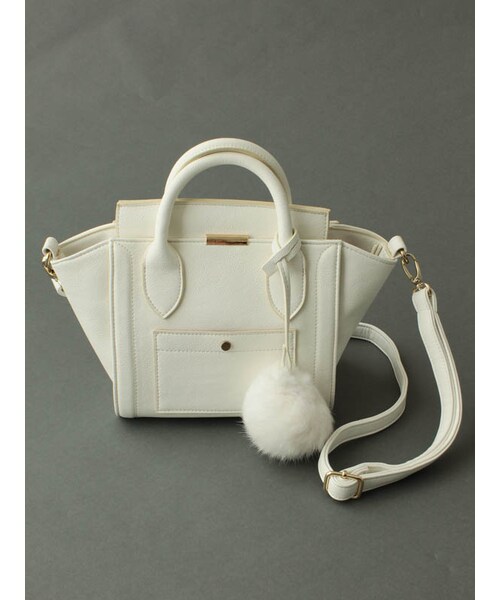 31 Sons de mode（トランテアン　ソン　ドゥ　モード）の「ポンポン付きトート－ＳＭＡＬＬ（バッグ・レディース・レッド/キャメル/オフホワイト/ネイビー・フリー）」の2枚目の写真