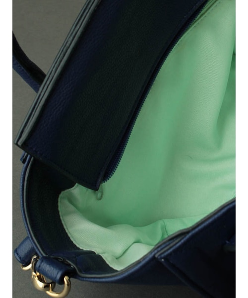 31 Sons de mode（トランテアン　ソン　ドゥ　モード）の「ポンポン付きトート－ＳＭＡＬＬ（バッグ・レディース・レッド/キャメル/オフホワイト/ネイビー・フリー）」の12枚目の写真