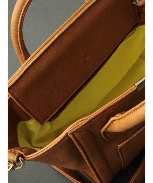 31 Sons de mode（トランテアン　ソン　ドゥ　モード）の「ポンポン付きトート－ＳＭＡＬＬ（バッグ・レディース・レッド/キャメル/オフホワイト/ネイビー・フリー）」の14枚目の写真