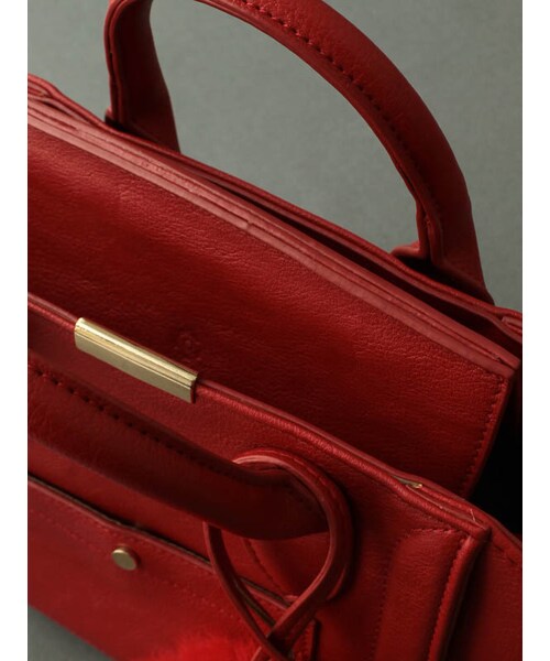 31 Sons de mode（トランテアン　ソン　ドゥ　モード）の「ポンポン付きトート－ＳＭＡＬＬ（バッグ・レディース・レッド/キャメル/オフホワイト/ネイビー・フリー）」の9枚目の写真