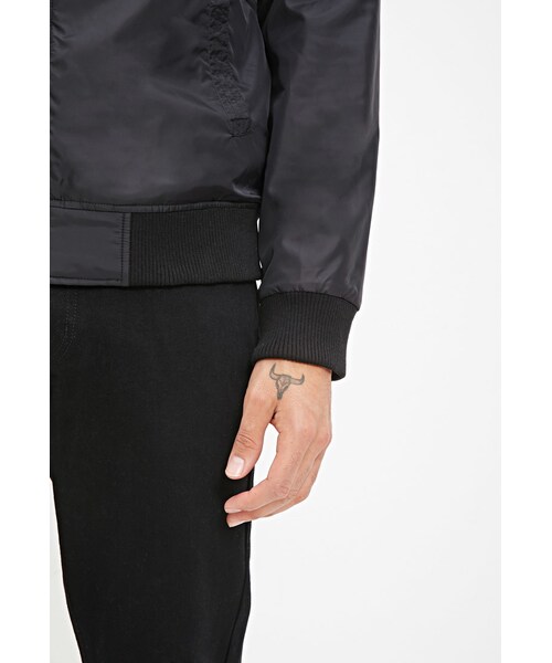 FOREVER 21（フォーエバー トゥエンティーワン）の「[MEN]クラシックジッパーボンバージャケット（ジャケット/アウター・メンズ・OLIVE/BLACK・X-Small/Small/Medium/Large）」の6枚目の写真