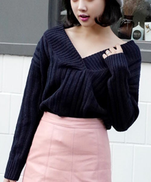 DHOLIC（ディーホリック）の「ざっくりVネックリブ編みニットトップス（ニット/セーター・レディース・クリーム/ネイビー/ブラウン/ワイン・FREE）」の3枚目の写真