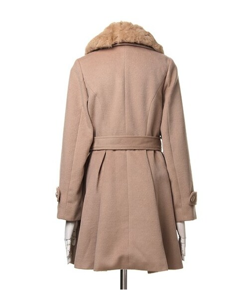 INGNI（イング）の「ファー取り外しドーリー／コート（ジャケット/アウター・レディース・ｵﾌﾎﾜｲﾄ/ﾗｲﾄｸﾞﾚｰ/ﾋﾟﾝｸ/ﾍﾞｰｼﾞｭ/ｷｬﾒﾙ・M）」の2枚目の写真