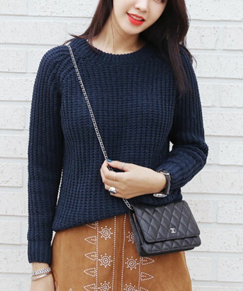 DHOLIC（ディーホリック）の「ラウンドネックソフト編みニット（ニット/セーター・レディース・アイボリー/ネイビー/ブラウン/ブラック・FREE）」の4枚目の写真