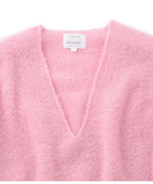 LE JUN（ルジュン）の「アルパカ混ループVネックプルオーバー（トップス・レディース・グレー/ホワイト/キャメル/ピンク・F）」の9枚目の写真