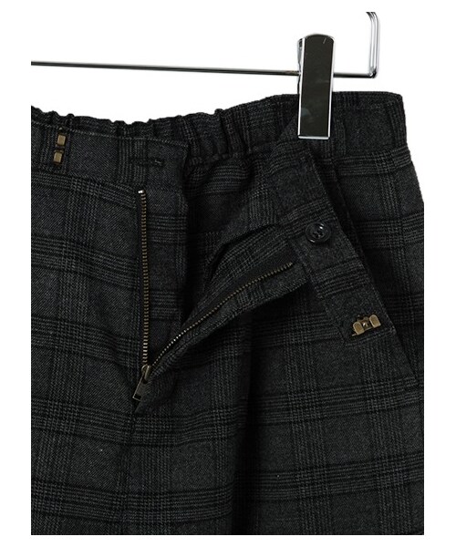 earth music&ecology(アースミュージックアンドエコロジー)の「グレンチェックワイドタックパンツ(パンツ・グレー/ブラウン・M/L)」の7枚目の写真