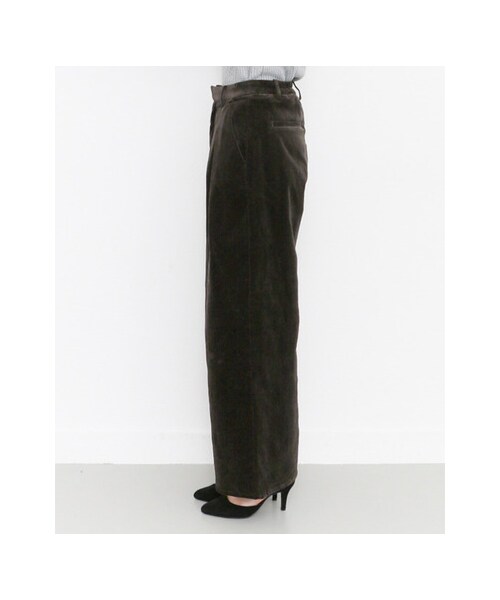 KBF（ケイビーエフ）の「KBF+ コーデュロイワイドボリュームパンツ（パンツ・レディース・D.BROWN/CAMEL/D.RED・one）」の11枚目の写真