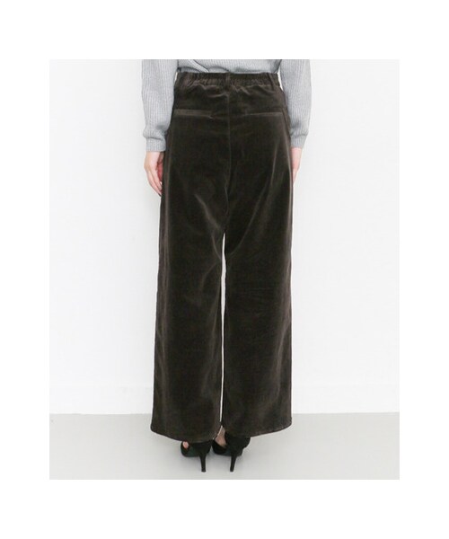 KBF（ケイビーエフ）の「KBF+ コーデュロイワイドボリュームパンツ（パンツ・レディース・D.BROWN/CAMEL/D.RED・one）」の12枚目の写真