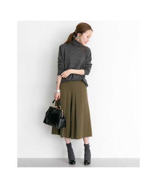 URBAN RESEARCH（アーバンリサーチ）の「タックフレアワイドパンツ（パンツ・レディース・OFF/NAVY/KHAKI・36/38）」の9枚目の写真