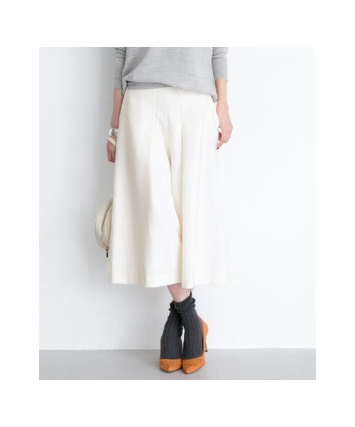 URBAN RESEARCH（アーバンリサーチ）の「タックフレアワイドパンツ（パンツ・レディース・OFF/NAVY/KHAKI・36/38）」の6枚目の写真