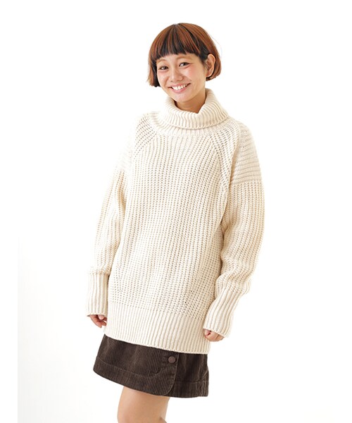 w closet(ダブルクローゼット)の「片畦タートルニット(トップス・レディース・オフホワイト/キャメル/カーキ・FREE)」の4枚目の写真