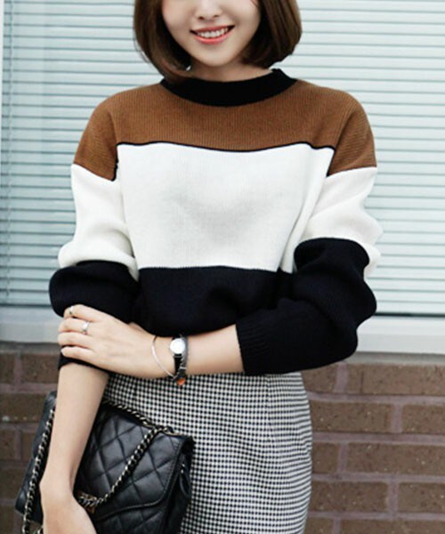 DHOLIC（ディーホリック）の「レトロ風３カラーブロックニット（ニット/セーター・レディース・ブラック/ベージュ/ワイン・FREE）」の2枚目の写真