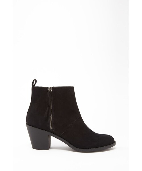 FOREVER 21(フォーエバー トゥエンティーワン)の「FOREVER 21 Faux Suede Booties(ブーツ・レディース・Black/Red/Brown・5.5/6/6.5/7/7.5/8/8.5/9/10)」の1枚目の写真