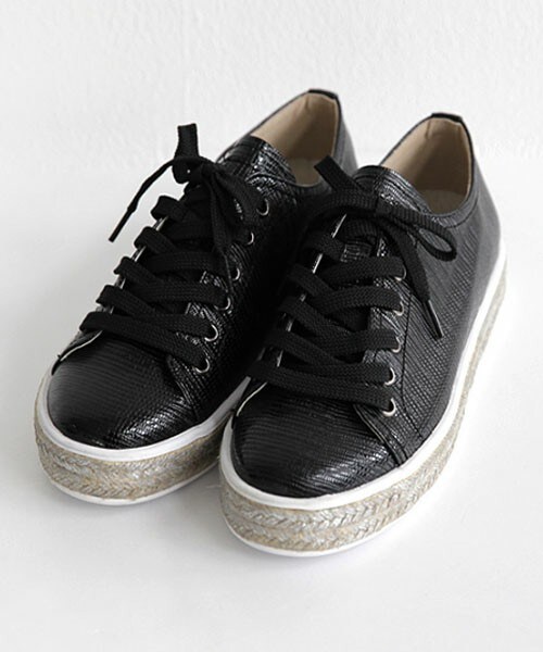 DHOLIC（ディーホリック）の「メタリックポイントジュートソールスニーカー（スニーカー・レディース・シルバー/ブラック・230/235/240/245/250）」の2枚目の写真