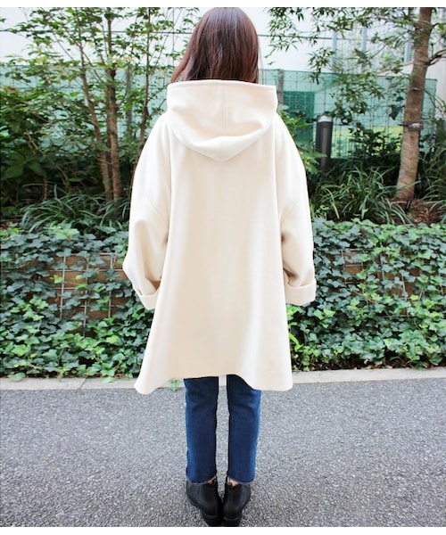 ADAM ET ROPE'（アダムエロペ）の「ビッグフードポンチョコート（ジャケット/アウター・レディース・グレー/オフホワイト・38）」の6枚目の写真