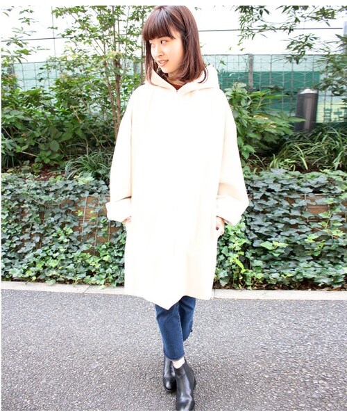 ADAM ET ROPE'（アダムエロペ）の「ビッグフードポンチョコート（ジャケット/アウター・レディース・グレー/オフホワイト・38）」の5枚目の写真