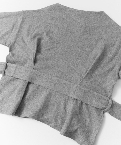 KBF(ケイビーエフ)の「腰部蝴蝶結罩衫(トップス・レディース・灰色/桃紅色/卡其綠色・one)」の19枚目の写真