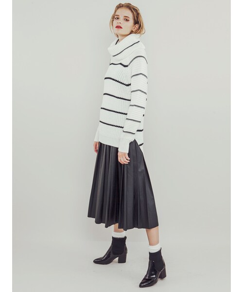 MURUA（ムルーア）の「【MODE】ルーズスリーブオフタートル（トップス・レディース・ブラック/ピンク/ミックス）」の4枚目の写真