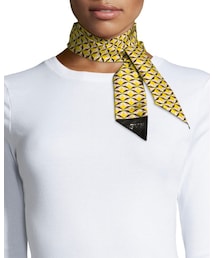 FENDI（フェンディ）の「Fendi Bugs Twilly Leather-Trim Silk Scarf
