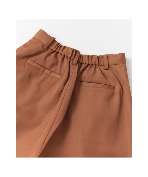 KBF（ケイビーエフ）の「KBF+ フロントボリュームタックパンツ