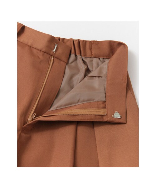 KBF（ケイビーエフ）の「KBF+ フロントボリュームタックパンツ