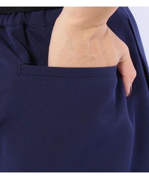 PAGEBOY（ページボーイ）の「ベルト付タックテーパードパンツ（パンツ・レディース・ブラック/オレンジ/ネイビー）」の10枚目の写真