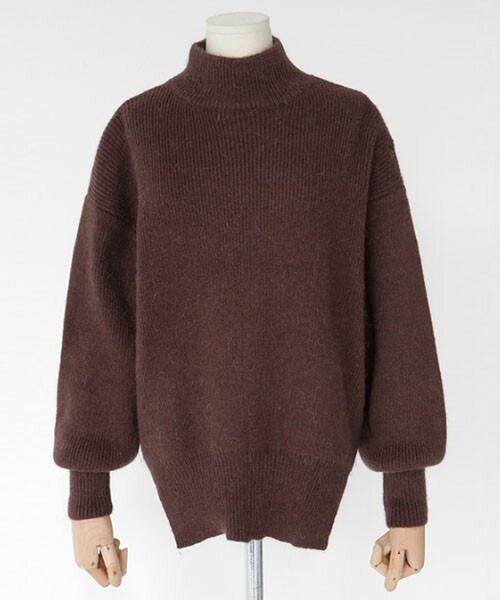 DHOLIC（ディーホリック）の「サイドスリットハイネックアンゴラニット（ニット/セーター・レディース・ブルー/グレー/パープル/ピンク/ブラウン・FREE）」の3枚目の写真