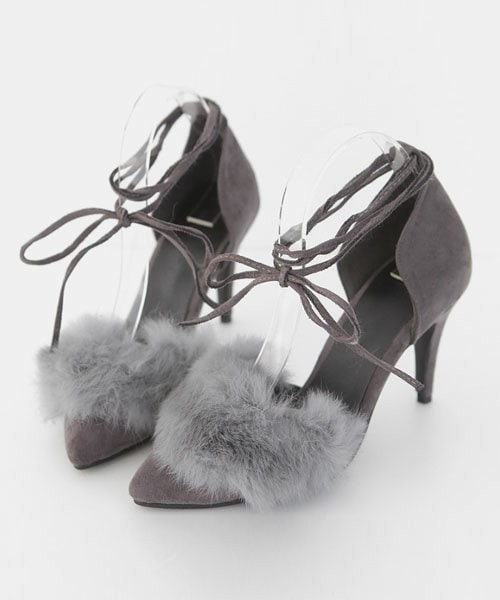 DHOLIC(ディーホリック)の「ラビットファーポイントストラップシューズ(パンプス・レディース・グレー/ブラック/ワイン・225/230/235/240/245/250)」の1枚目の写真