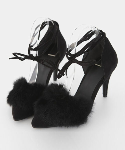 DHOLIC(ディーホリック)の「ラビットファーポイントストラップシューズ(パンプス・レディース・グレー/ブラック/ワイン・225/230/235/240/245/250)」の2枚目の写真