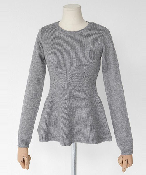 DHOLIC(ディーホリック)の「フレアヘムラウンドネックニット(ニット/セーター・レディース・アイボリー/グレー/ブラック・FREE)」の3枚目の写真