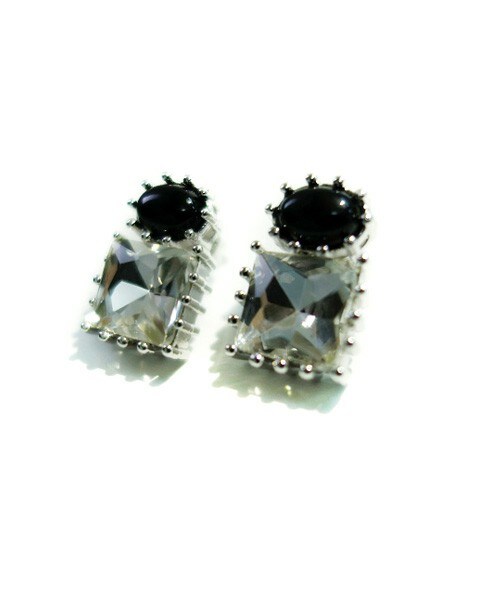 FayMay（フェイメイ）の「ストーン＆ビジューピアス（ピアス（両耳用）・レディース・ゴールド/シルバー・F）」の2枚目の写真