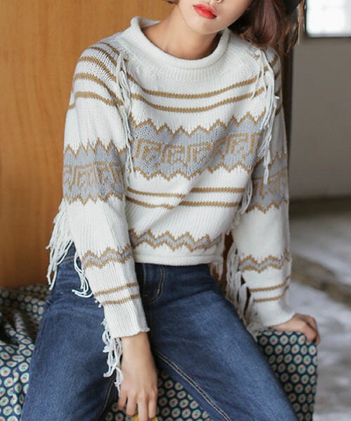 DHOLIC（ディーホリック）の「フリンジポイントエスニックパターンニットプルオーバー（ニット/セーター・レディース・グレー/ブラック/ホワイトアイボリー・FREE）」の2枚目の写真