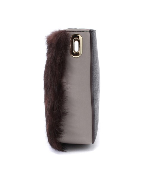 laboratory work（ラボラトリーワーク）の「ラビットファー×フェイクレザークラッチバッグ（バッグ・レディース・ライトベージュ/ダークブラウン/グレー）」の6枚目の写真