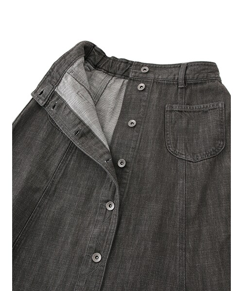 w closet（ダブルクローゼット）の「裾フリンジデニム前開きスカート（スカート・レディース・グレー/ブラック・FREE）」の7枚目の写真