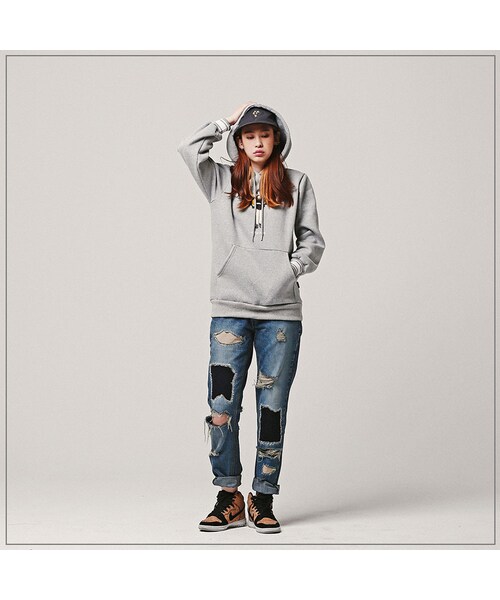 ROMANTIC CROWN（ロマンティッククラウン）の「WALKING Matilda HOODIE_GRAY（その他・メンズ・기타）」の4枚目の写真