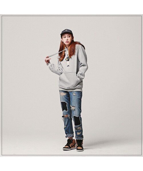 ROMANTIC CROWN（ロマンティッククラウン）の「WALKING Matilda HOODIE_GRAY（その他・メンズ・기타）」の2枚目の写真