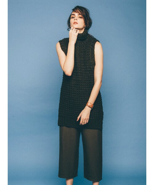 Ungrid（アングリッド）の「ルーズタートルノースリニット（トップス・レディース・オフホワイト/カーキ・F）」の3枚目の写真