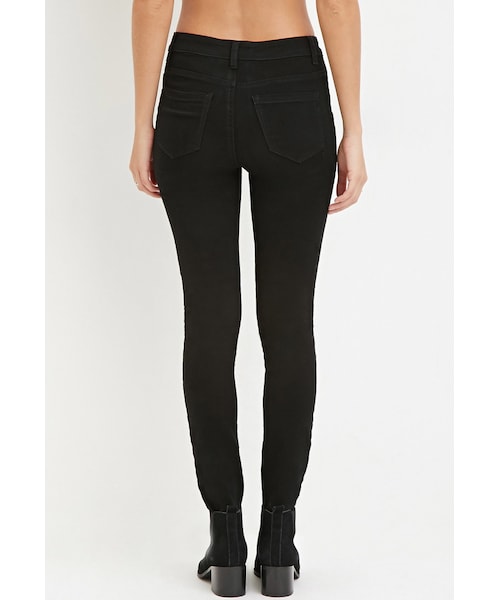 FOREVER 21（フォーエバー トゥエンティーワン）の「クラシックスキニージーンズ（パンツ・レディース・BLACK/BURGUNDY/HUNTER GREEN・24/25/26/27/28）」の3枚目の写真