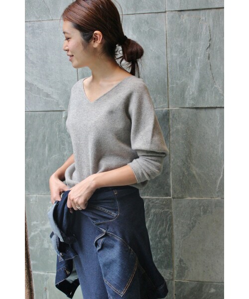 IENA（イエナ）の「《追加》CHESS ホールガーメントVネックプルオーバー◆（トップス・レディース・グレーB/ナチュラル/パープル・フリー）」の20枚目の写真